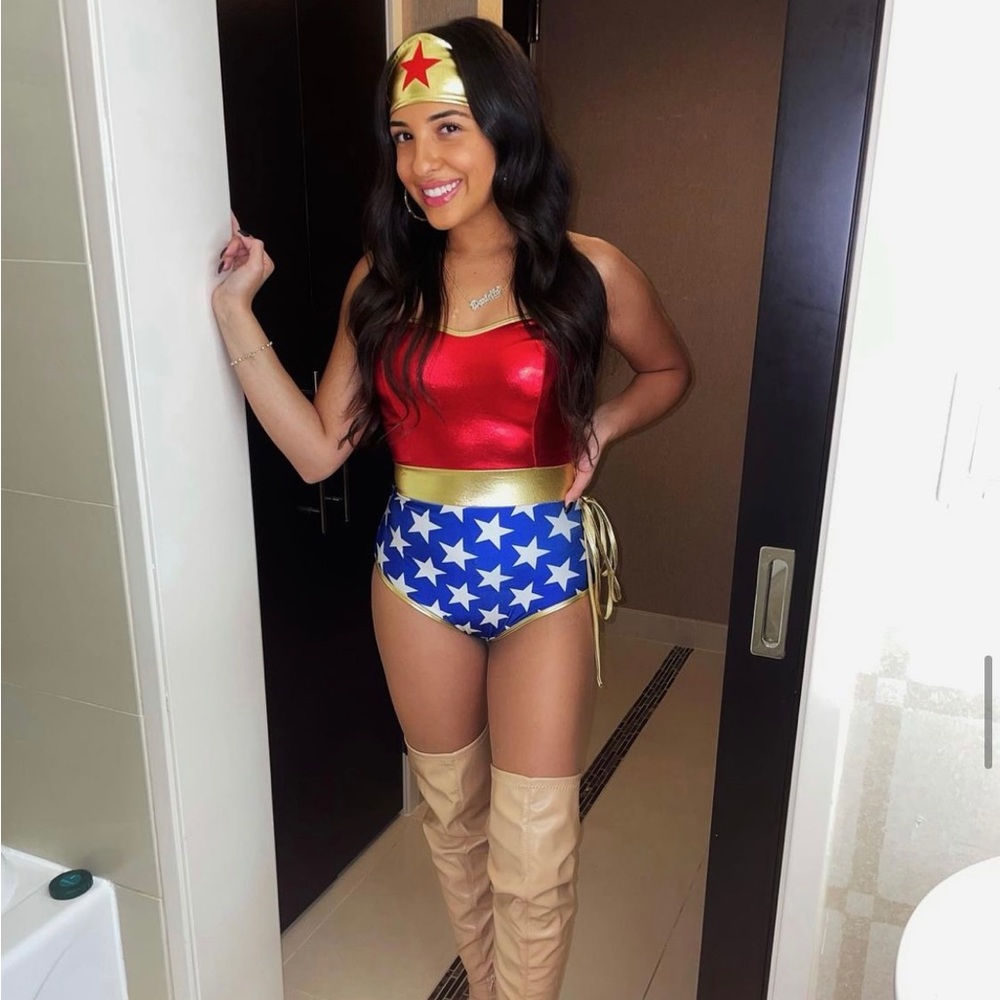 Sexy Wonder Woman Halloween Costume 👸🏽❣️